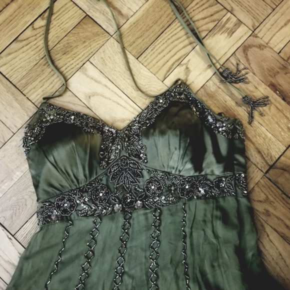 Gorgeous beaded green Cache dress - Picture 2 of 4